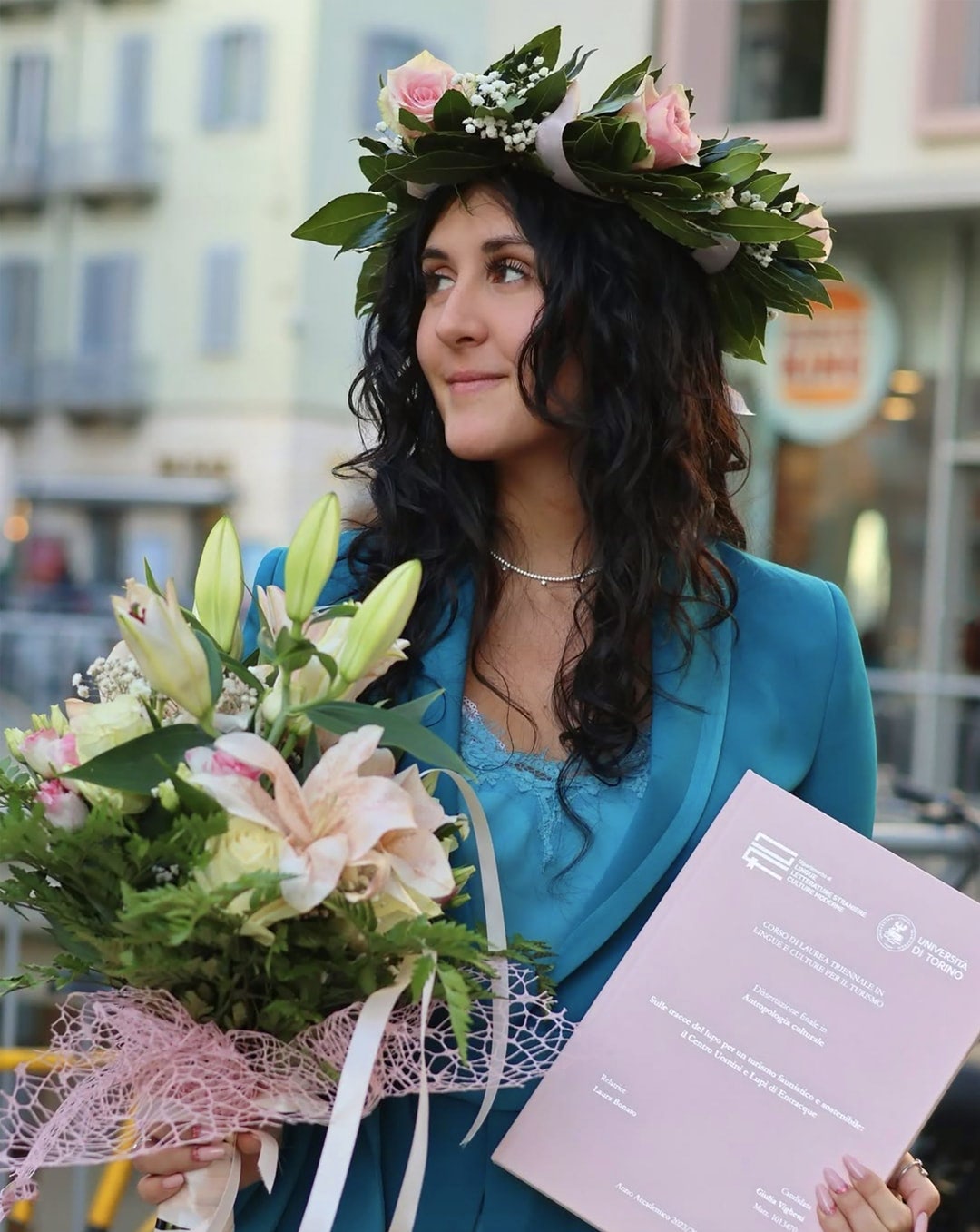 La felicità degli studenti che stampano la tesi di laurea con Tesi24 studente felice stampa tesi di laurea con tesi24