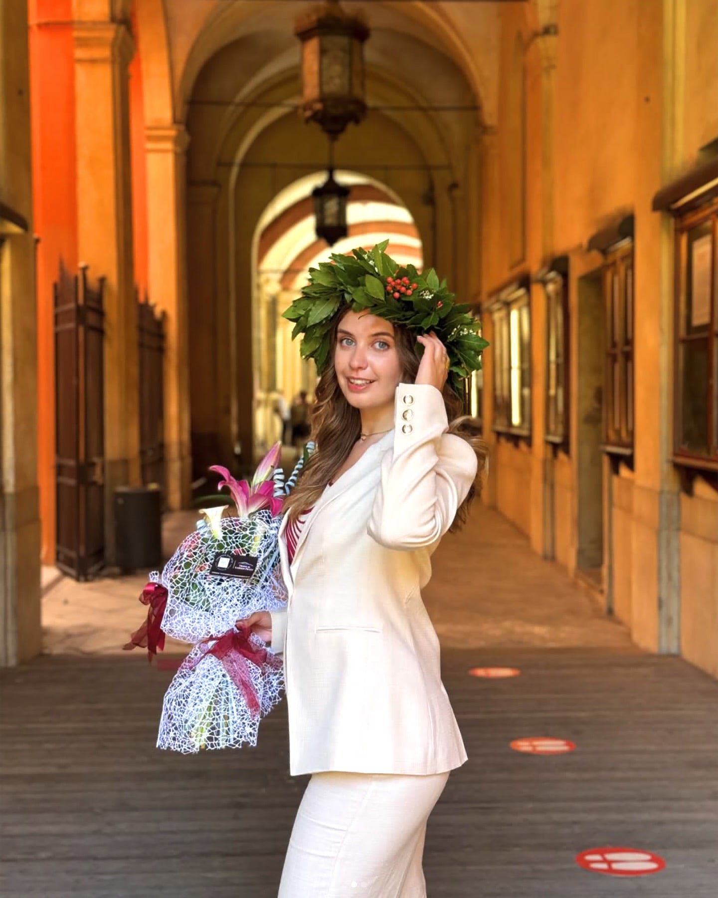 studente felice stampa tesi di laurea con tesi24